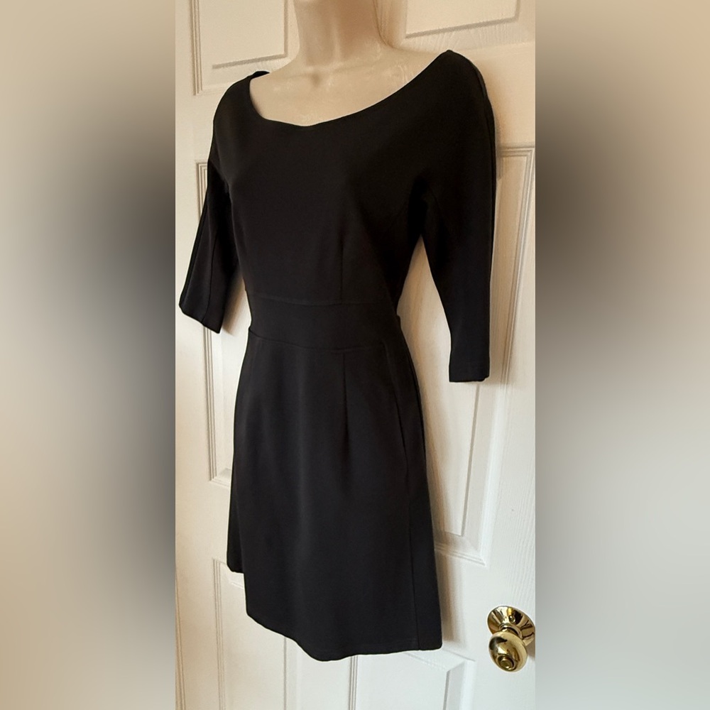Theory Stretchy Scoop Neck Sheath Dress Gray Wardrobe Basic *EUC* 🇺🇸 Made in USA - Picture 2 of 12